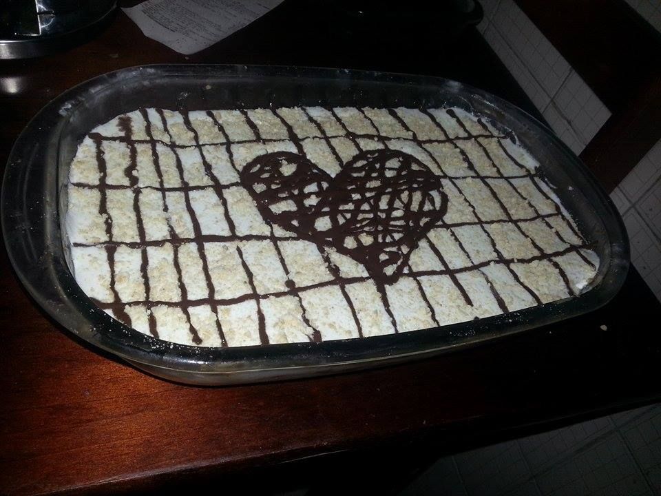 Pavê de doce de leite e chocolate meio amargo com chantilly