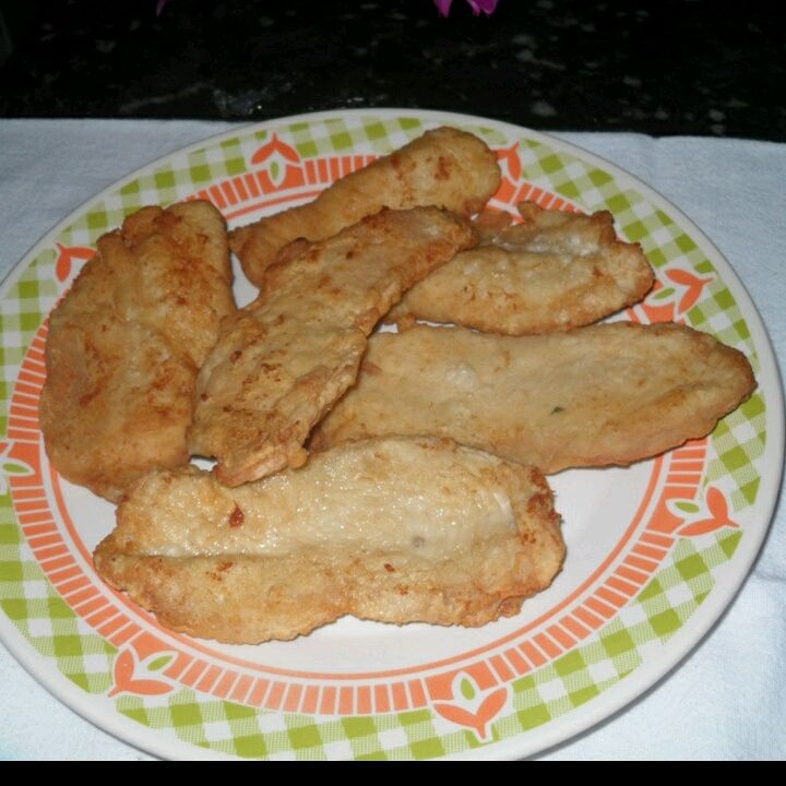 Peito de frango frito com farinha de trigo fácil e muito saboroso