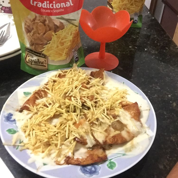 Peito de frango grelhado com requeijão