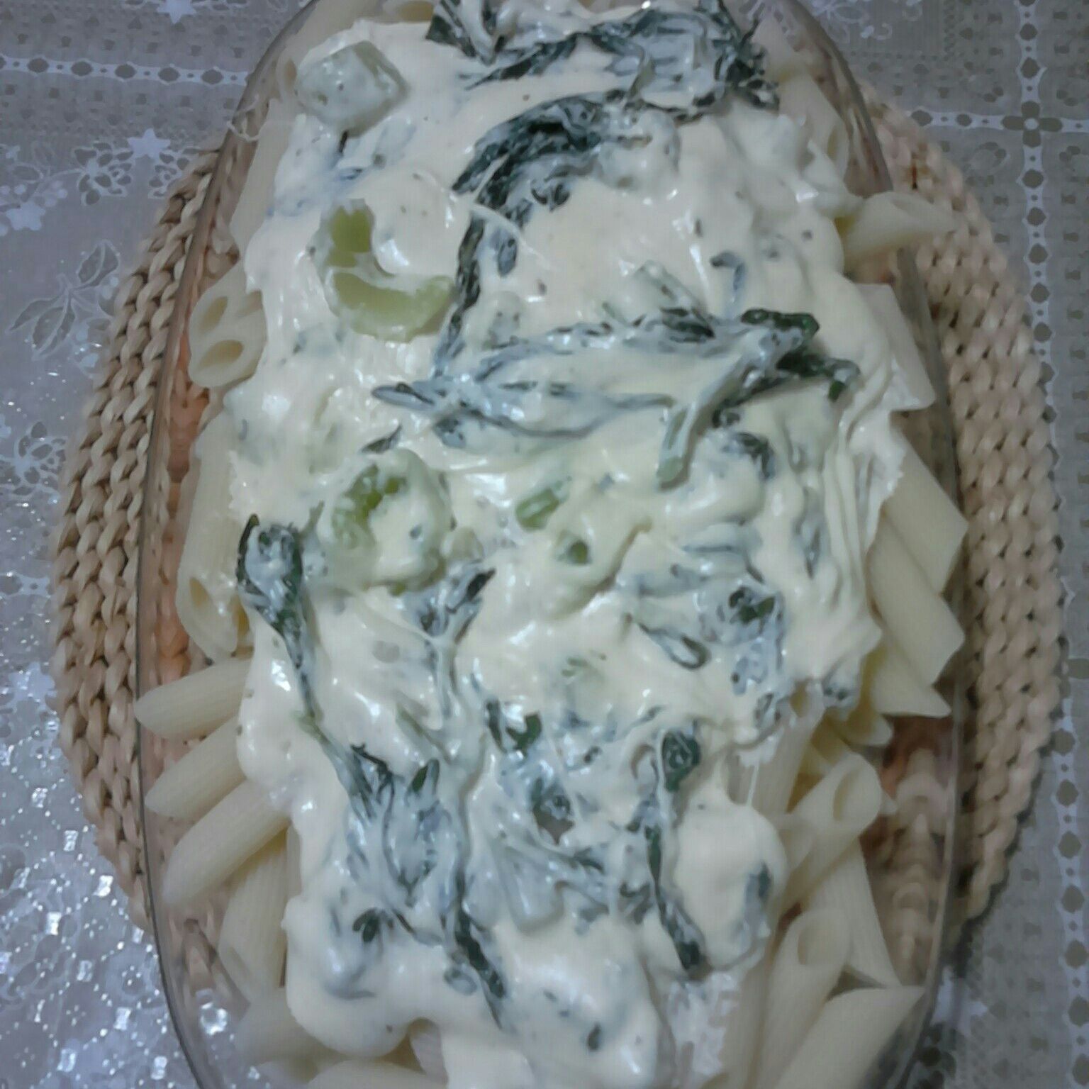 Penne ao molho branco com salsão