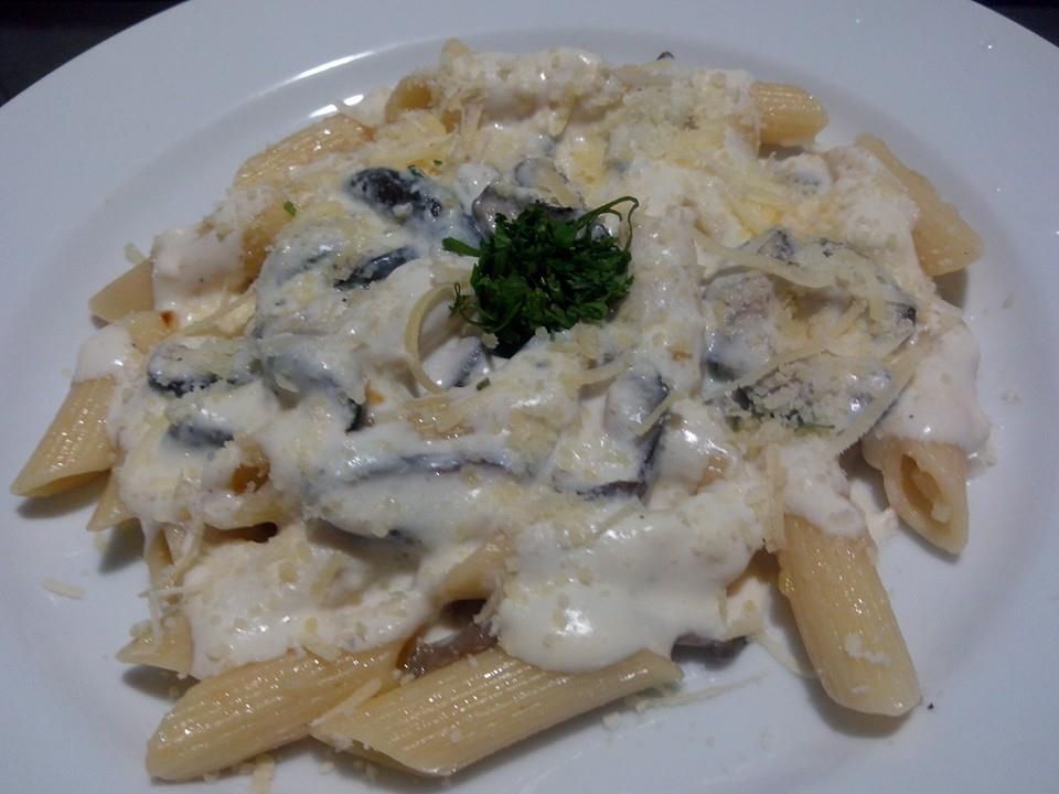 Penne ao molho branco com shiitake