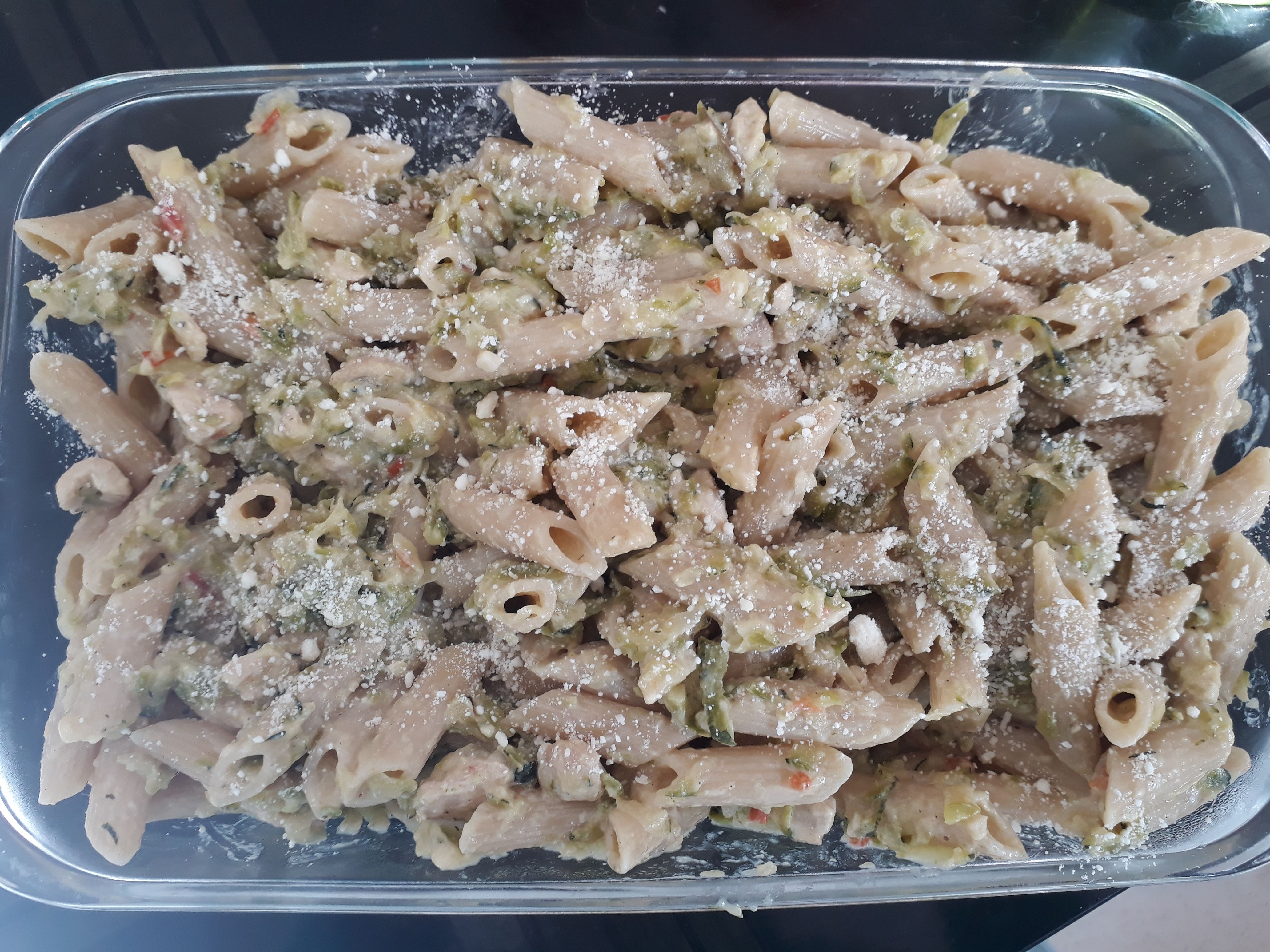 Penne ao molho de abobrinha cremosa