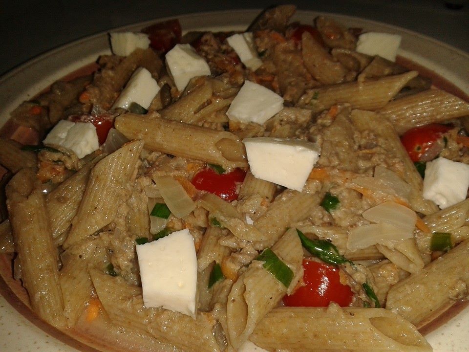 Penne ao molho de iogurte e atum