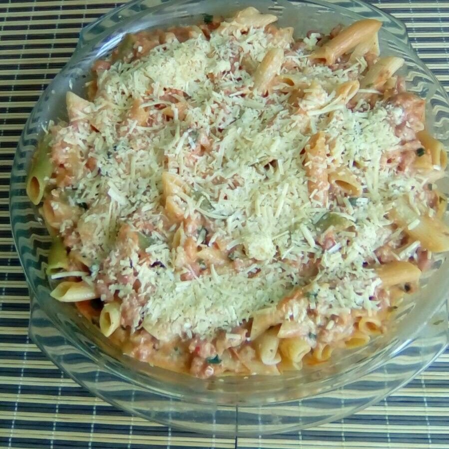 Penne ao molho de lingüiça