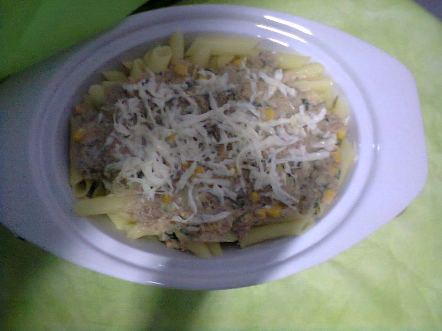 Penne com molho de atum