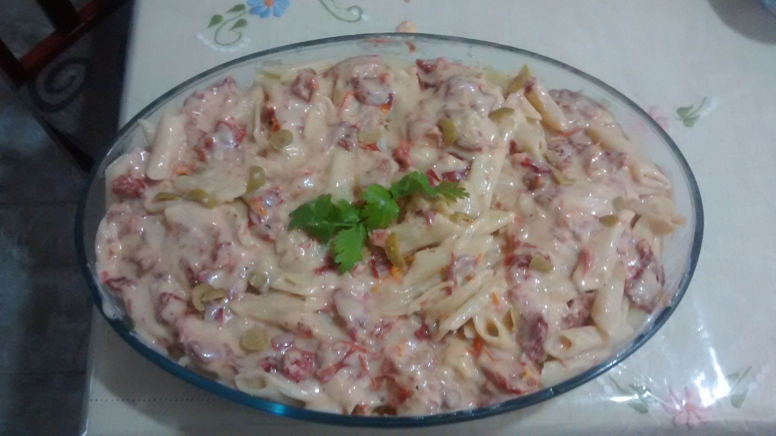 Penne com requeijão e tomate seco