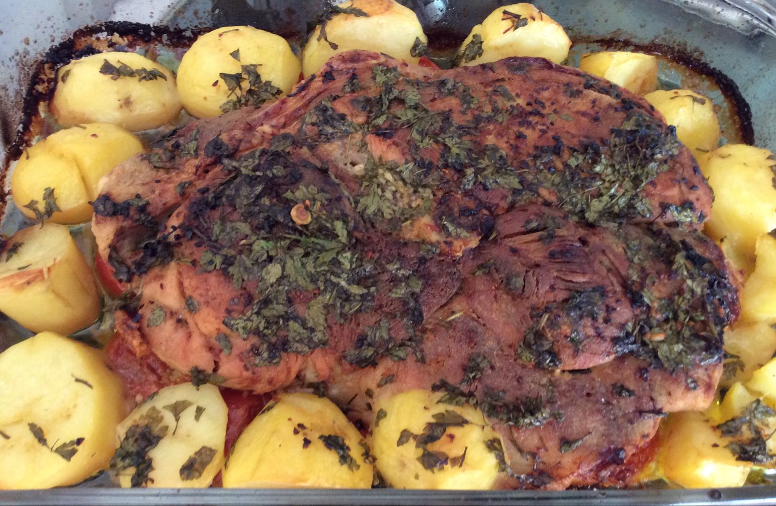 Pernil ao forno com batata