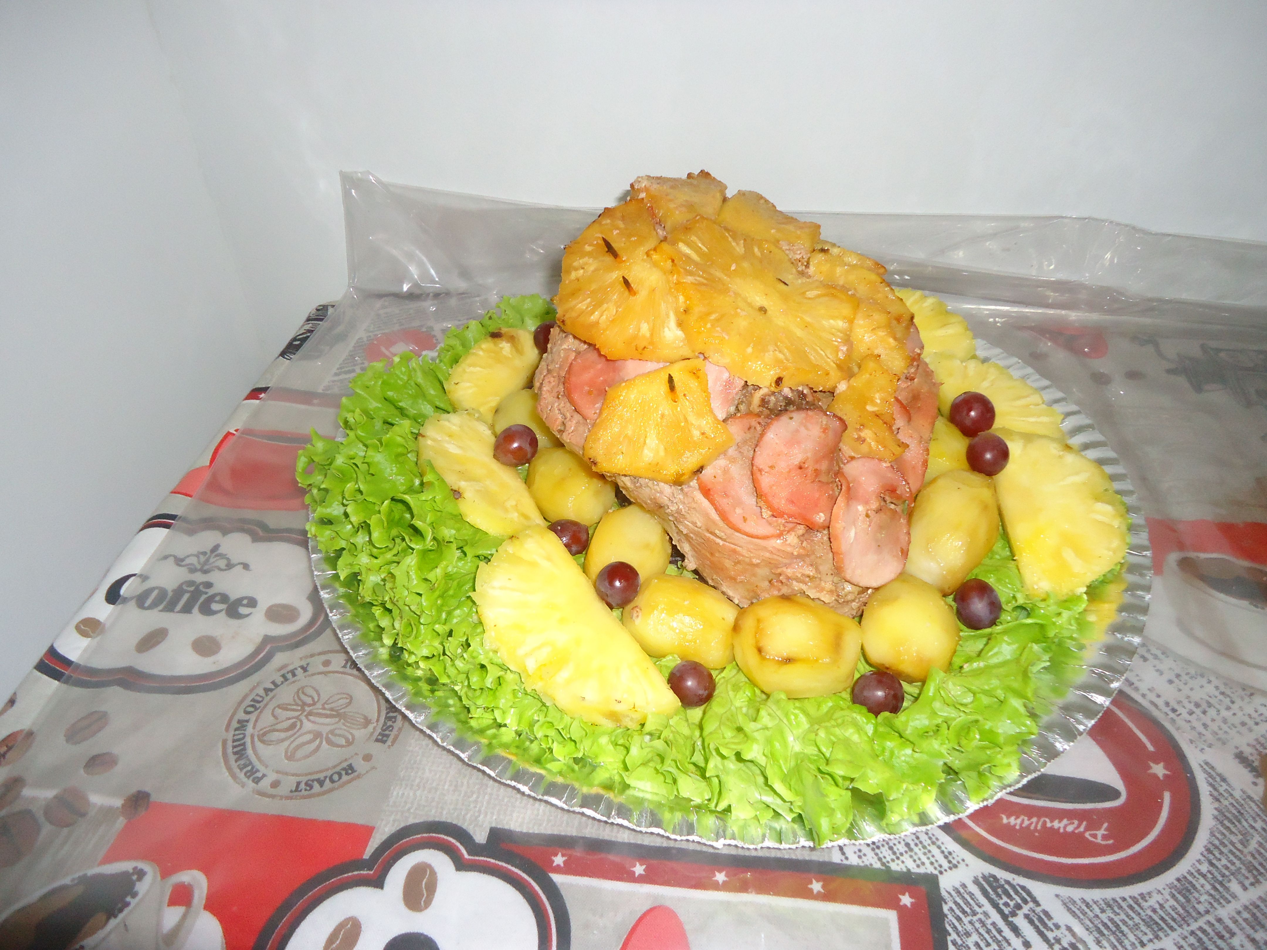 Pernil assado com abacaxi