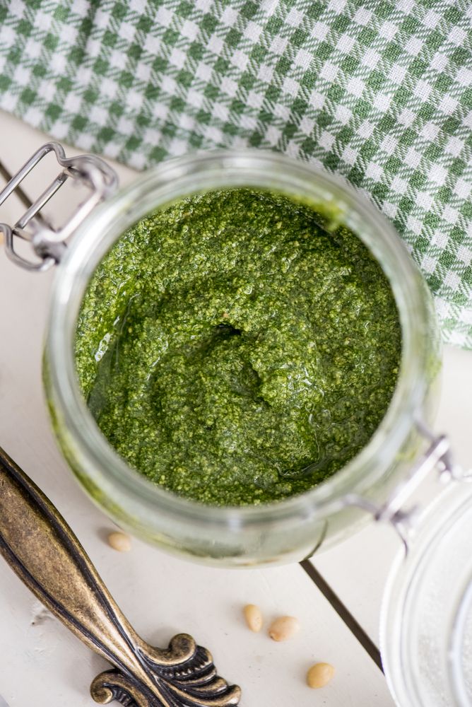 Pesto vegano de manjericão