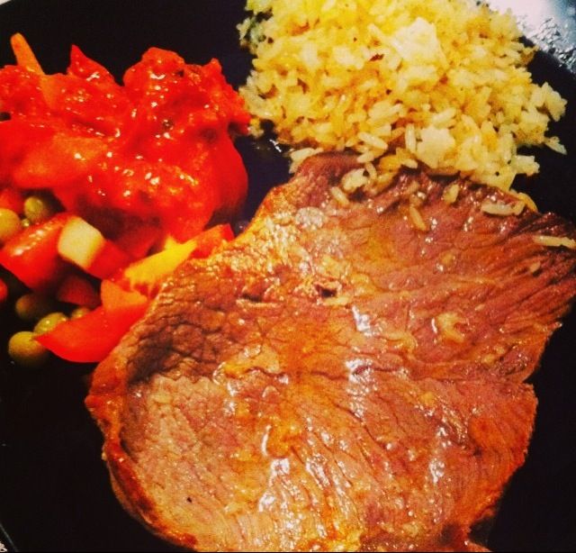 Picanha amanteigada com salada de bruscheta