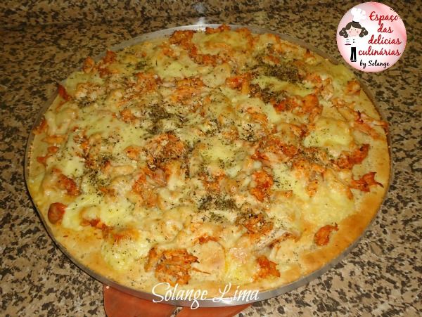 Pizza de frango e queijo