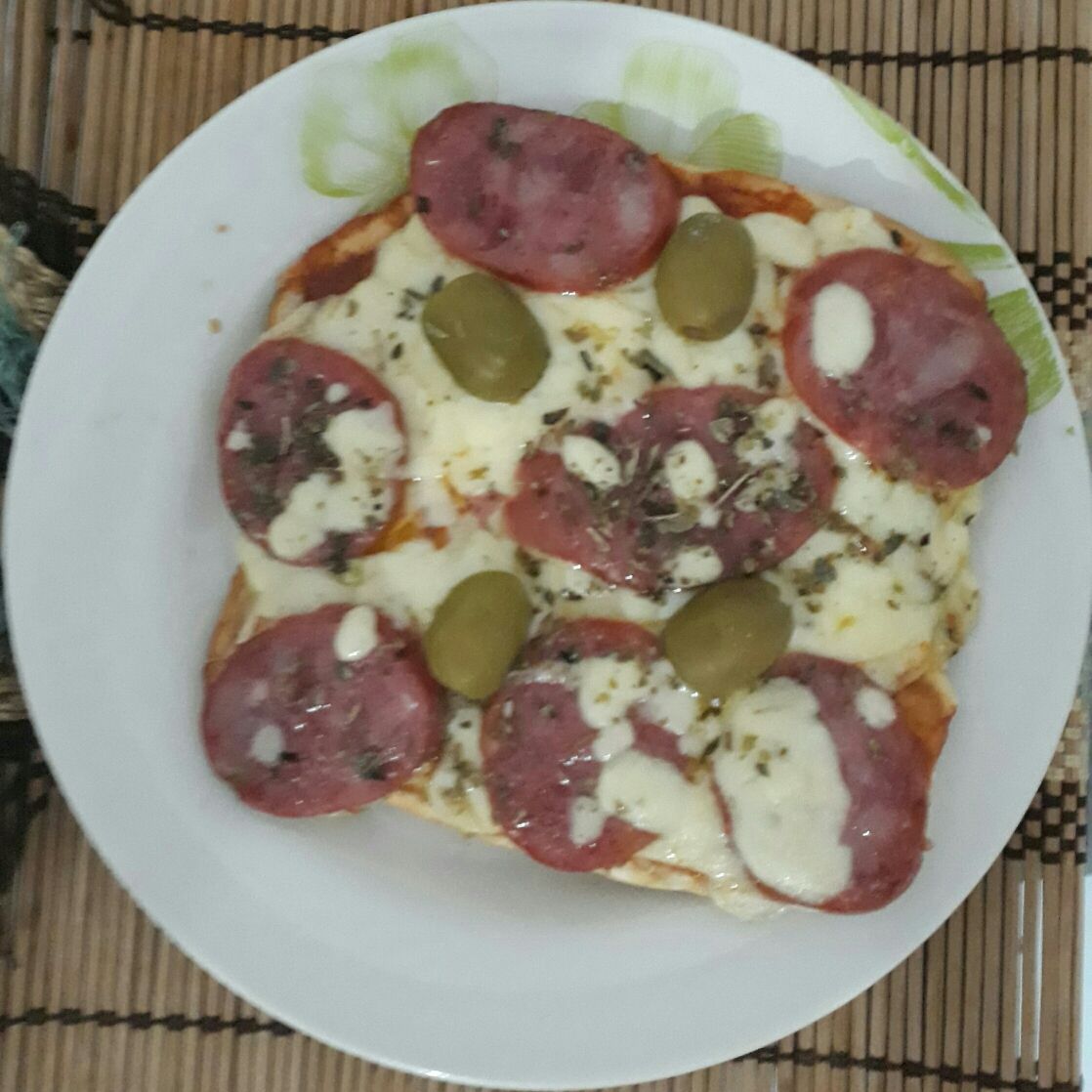 Pizza de pão massa fina ou pão doce