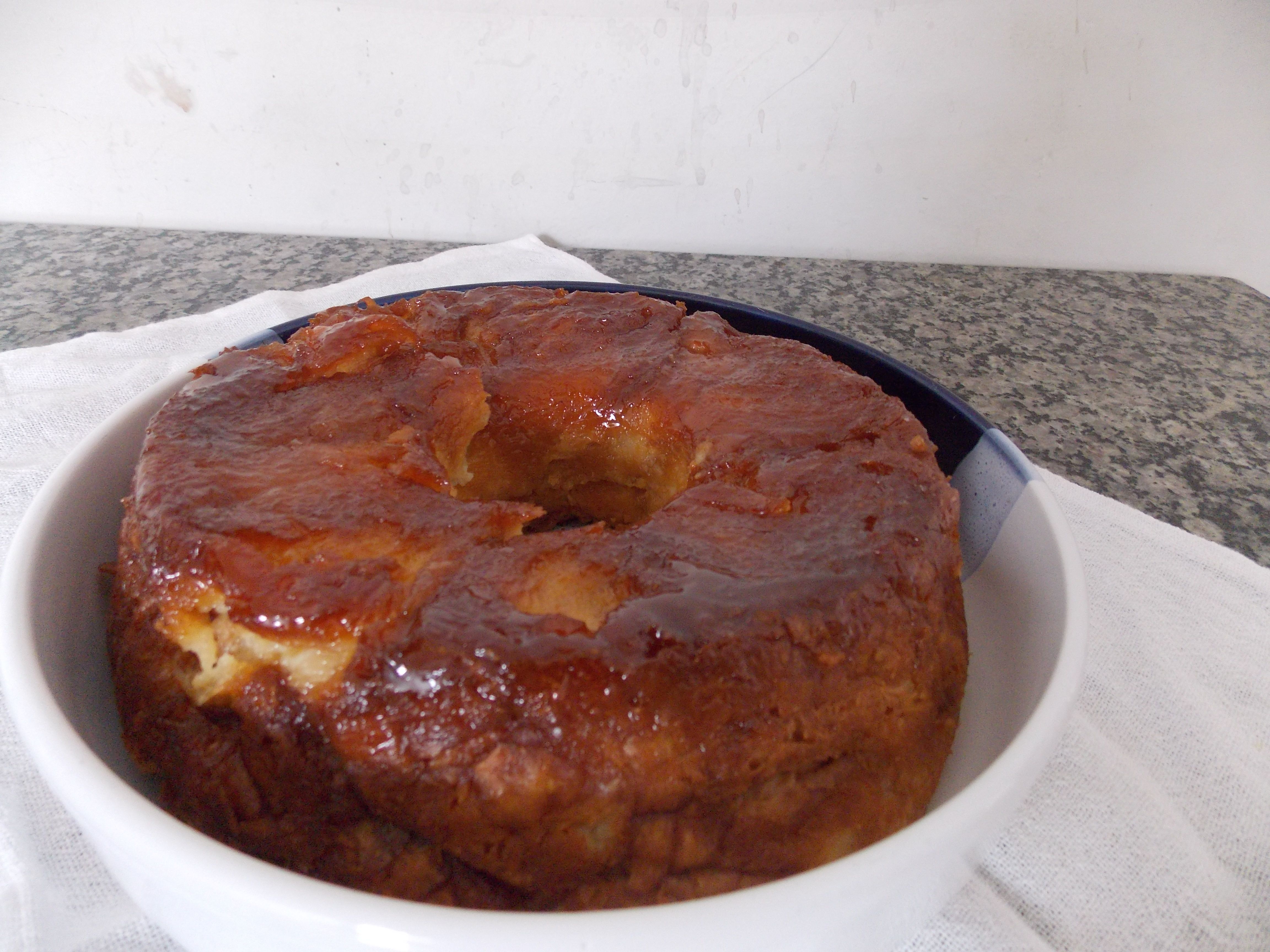 Pudim de pão em pedaço