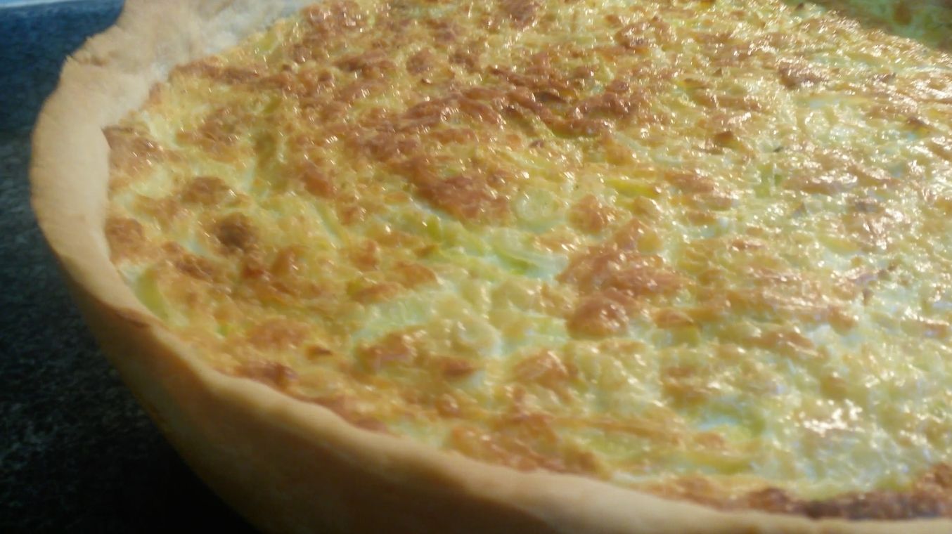 Quiche de alho-poró com queijo gruyère