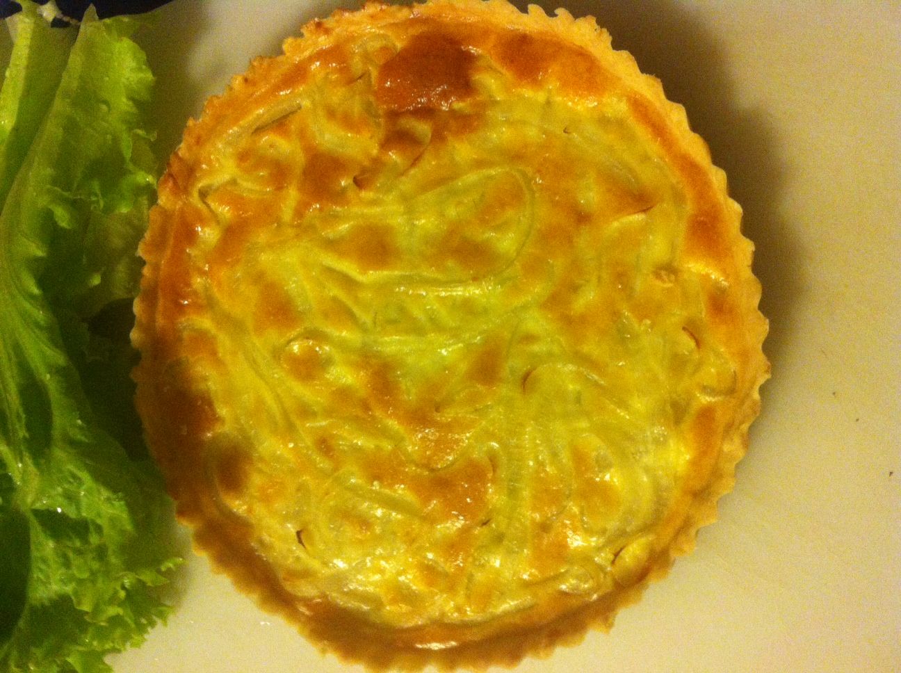 Quiche de cebola rápido, fácil e gostoso