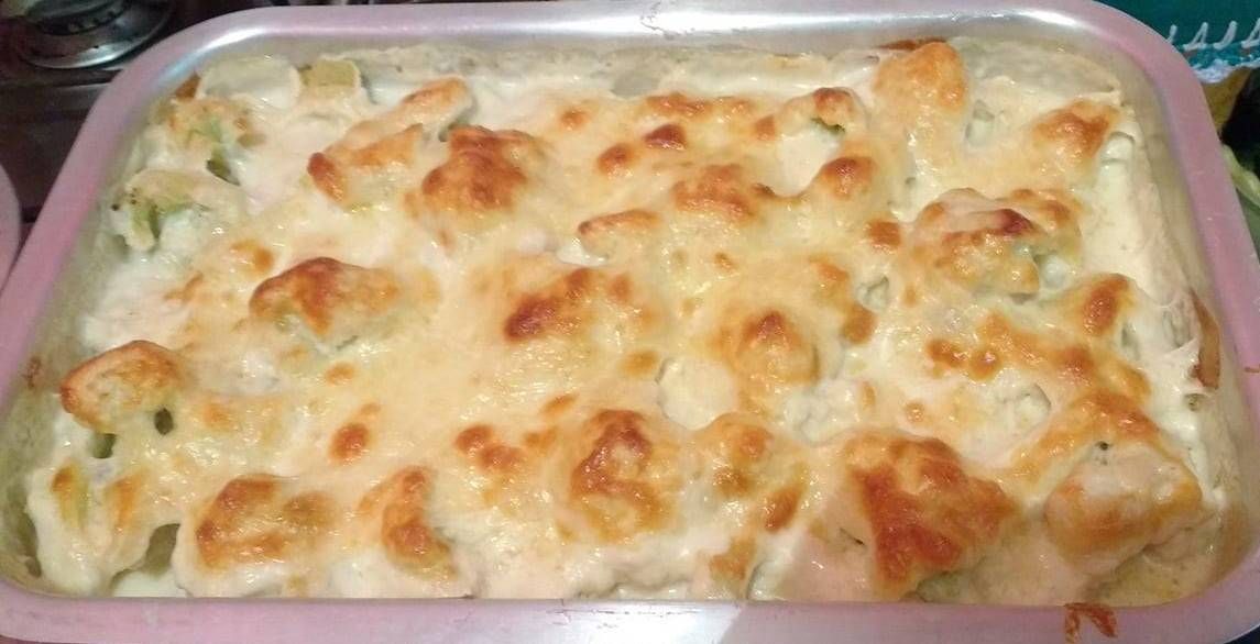 Receita fácil de couve-flor gratinada com molho branco