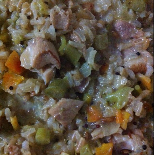 Risoto cremoso de frango com legumes