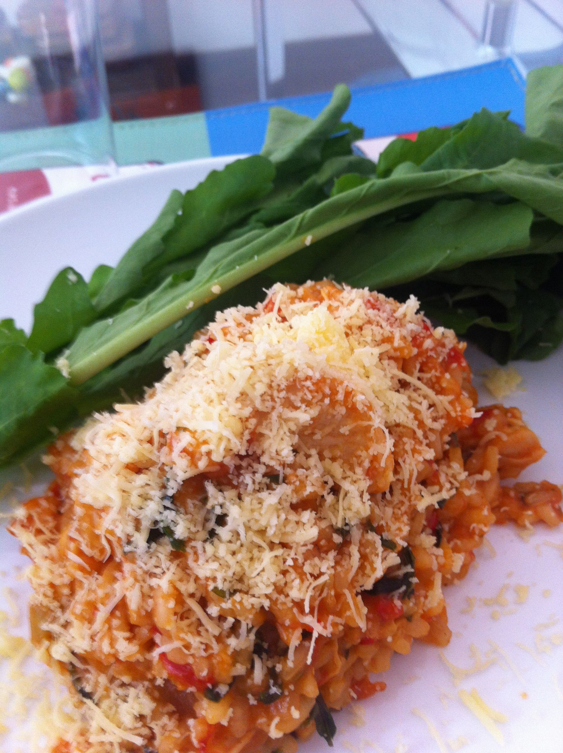 Risoto de frango com tomates