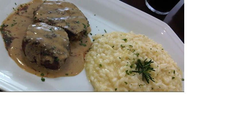 Risoto de limão com medalhão de filé mignon e shimeji