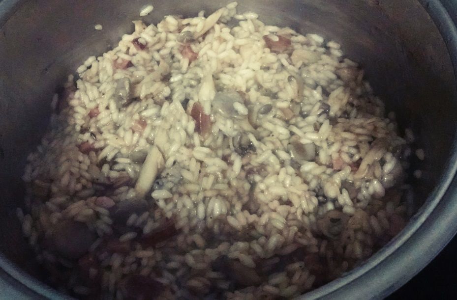 Risoto fácil de shimeji e bacon