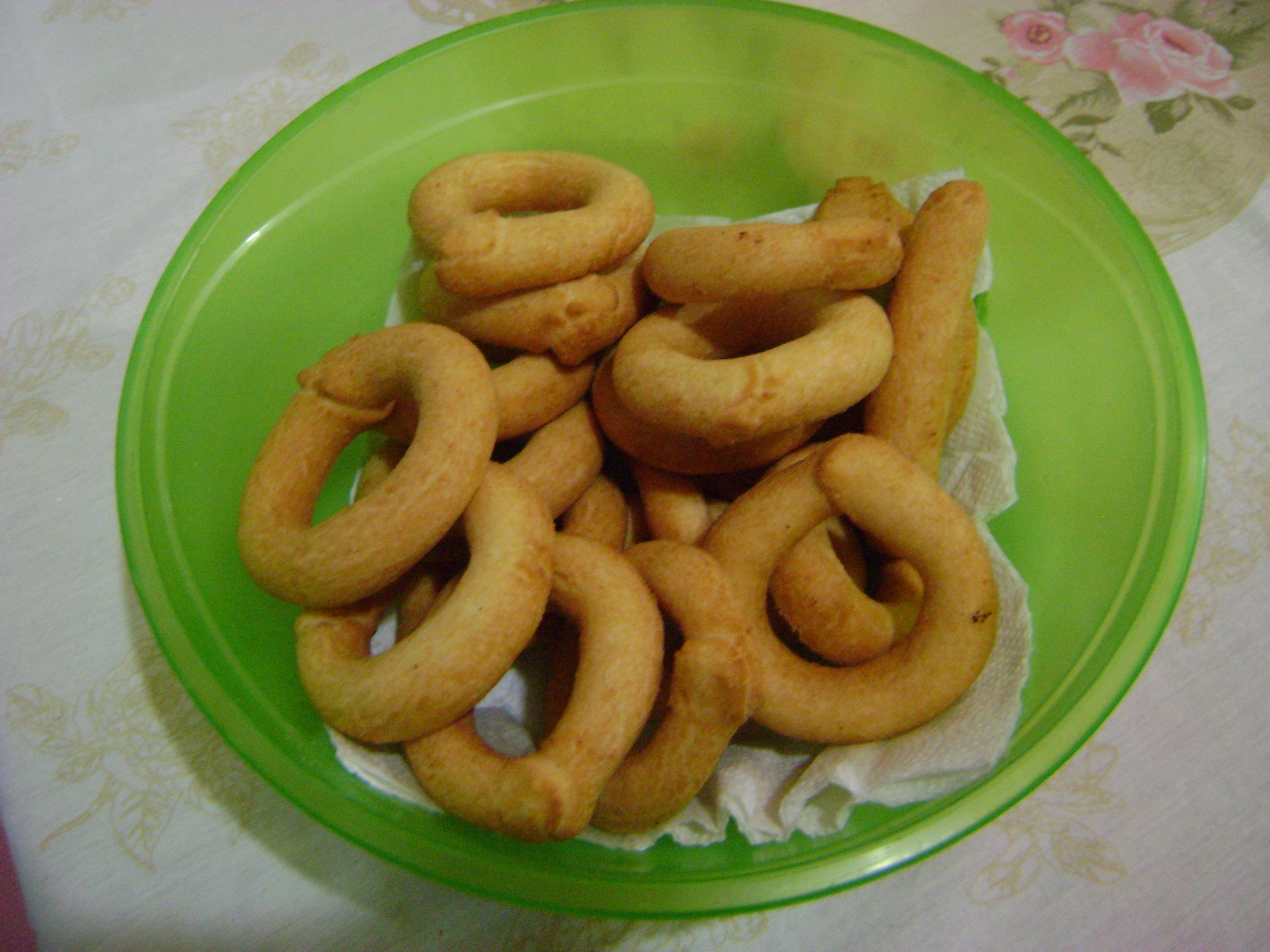 Rosca de polvilho frita