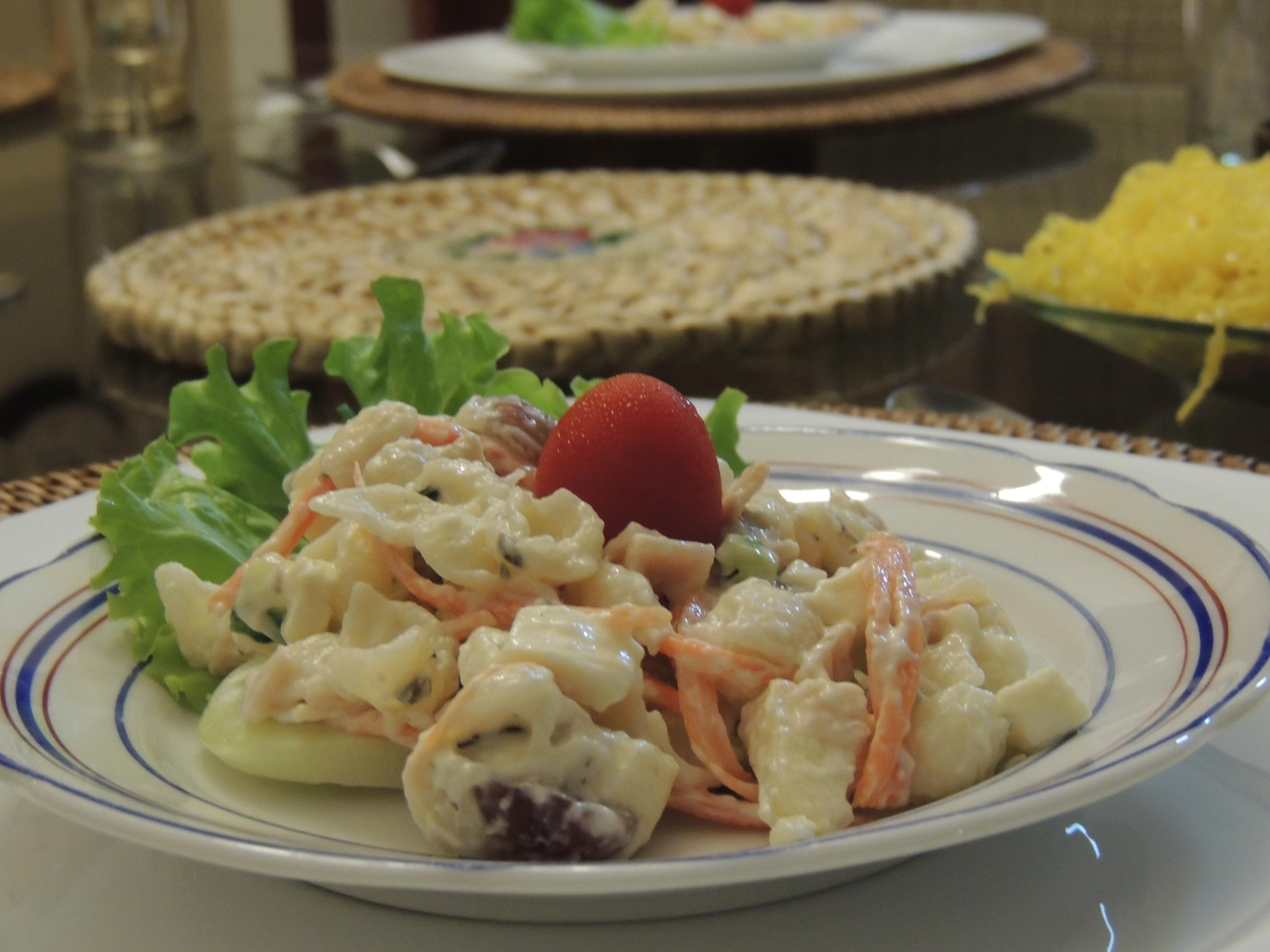 Salada cremosa de festa de verão