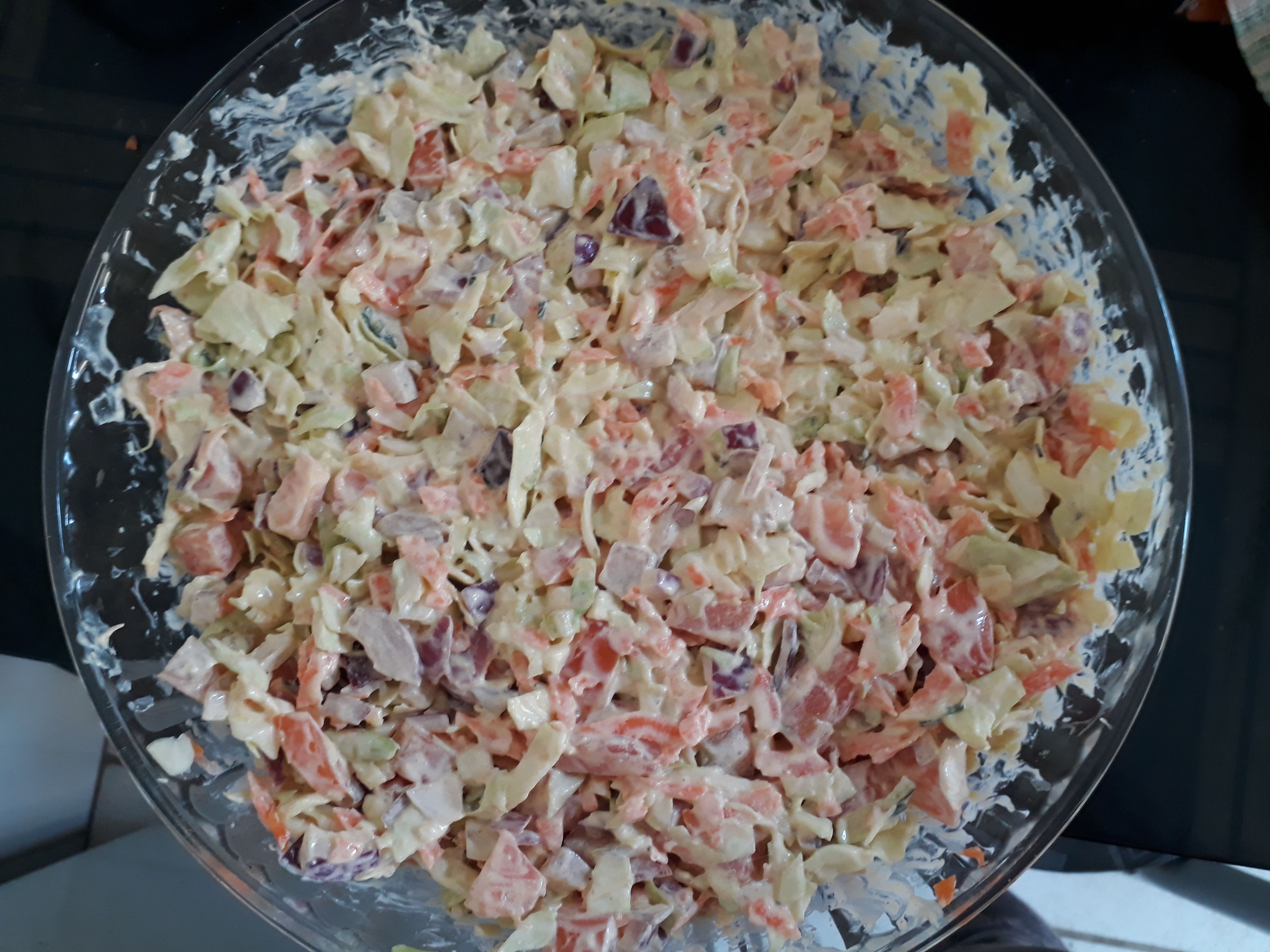 Salada cremosa de repolho