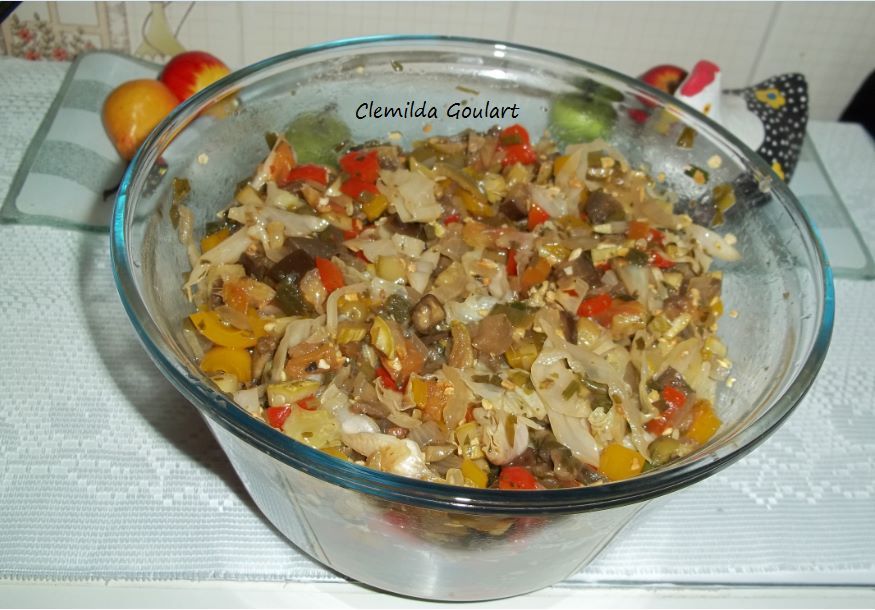 Salada de berinjela à moda Cleo no micro-ondas