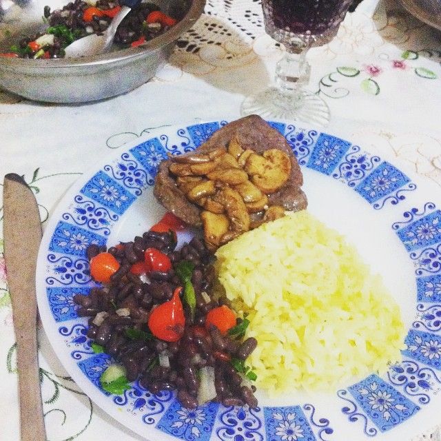 Salada de feijão azuki com pimenta biquinho