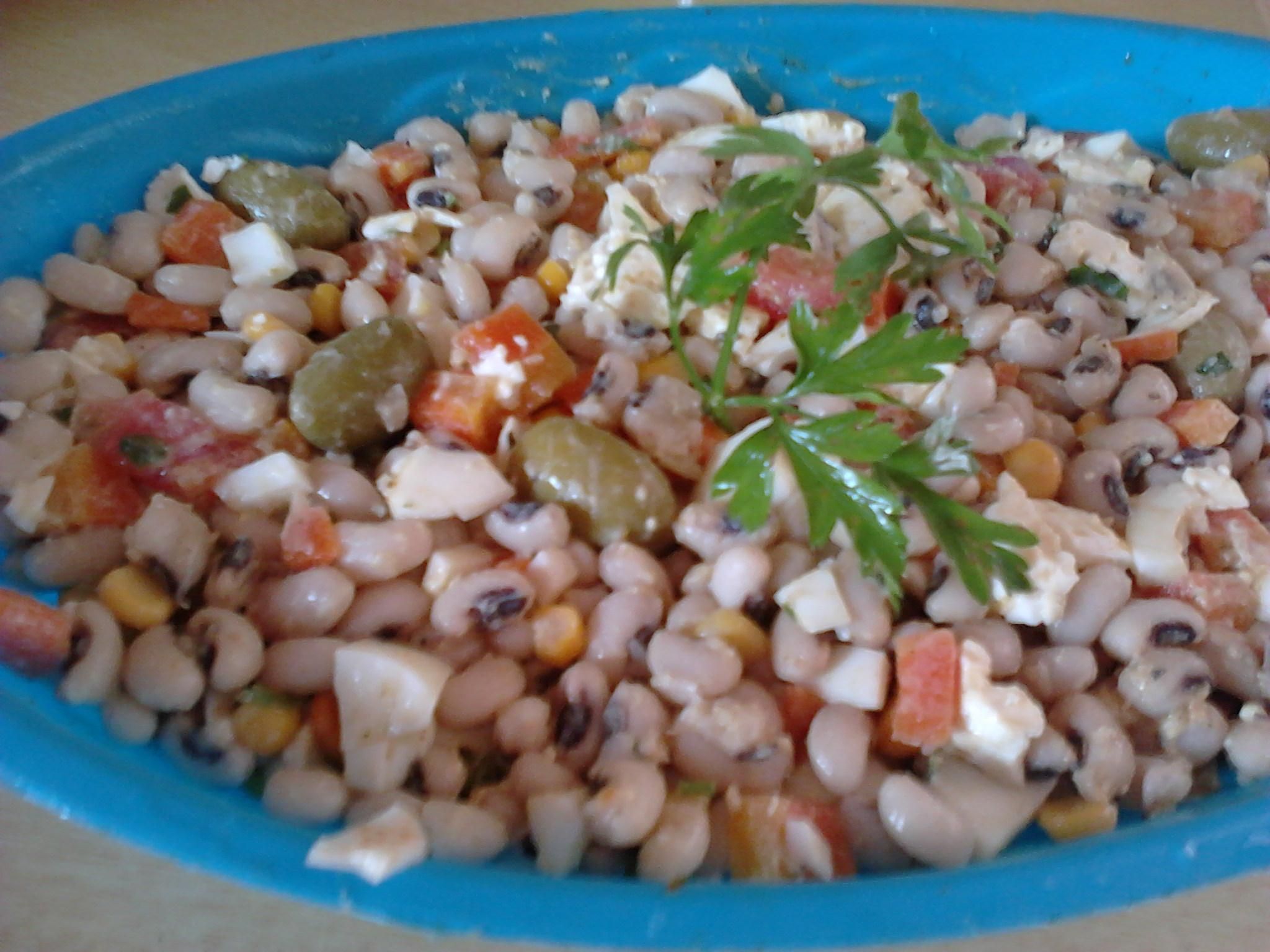 Salada de feijão fradinho com amor