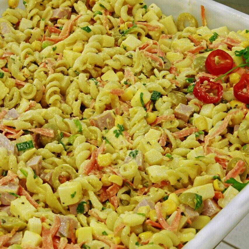 Salada de macarrão penne