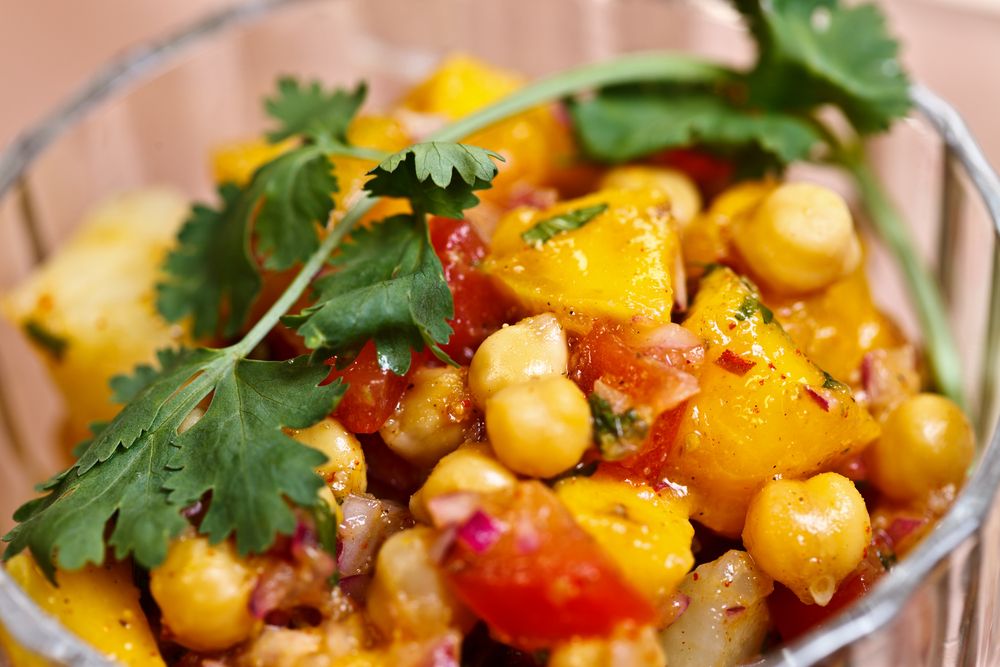 Salada de manga e grão-de-bico