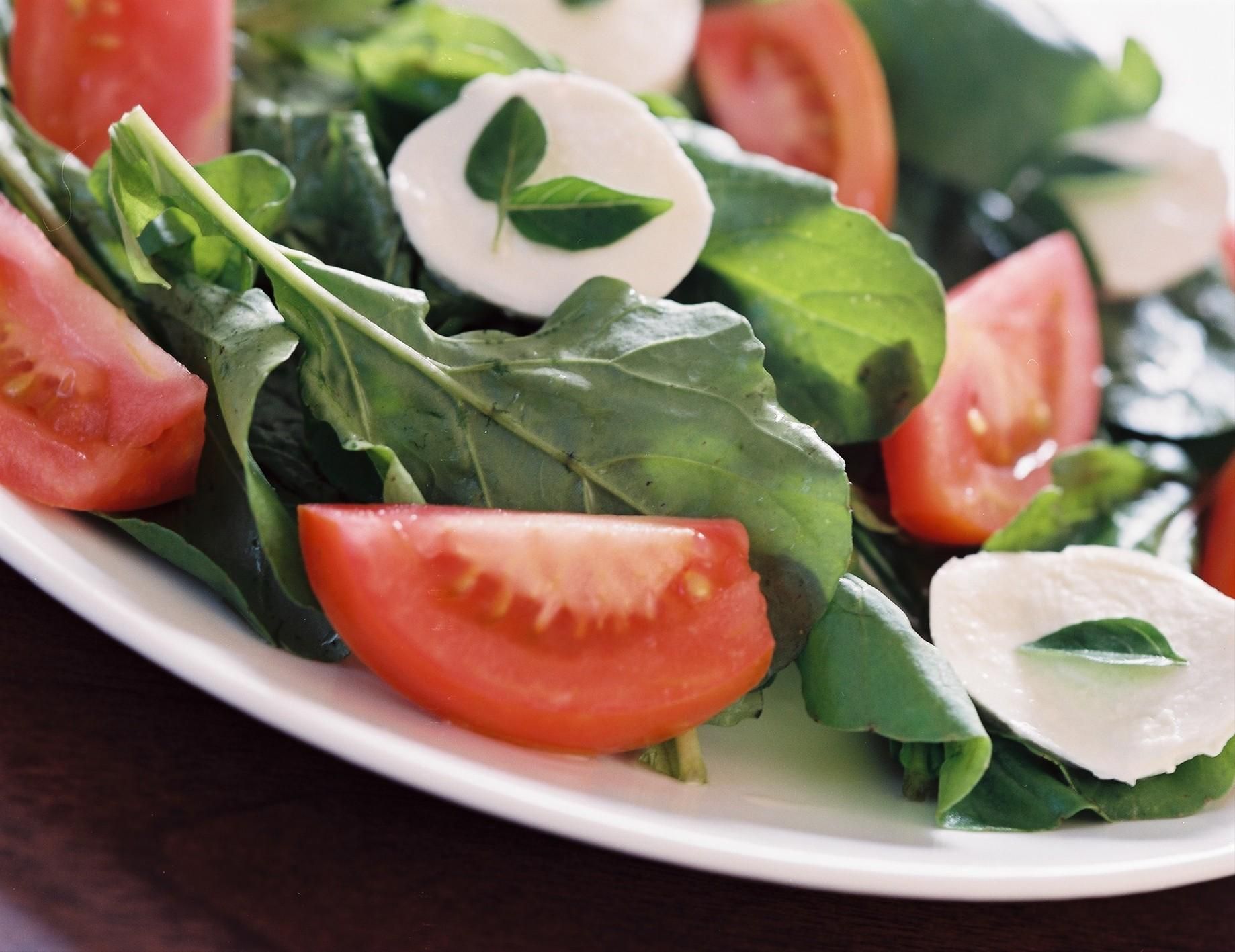 Salada de manjericão