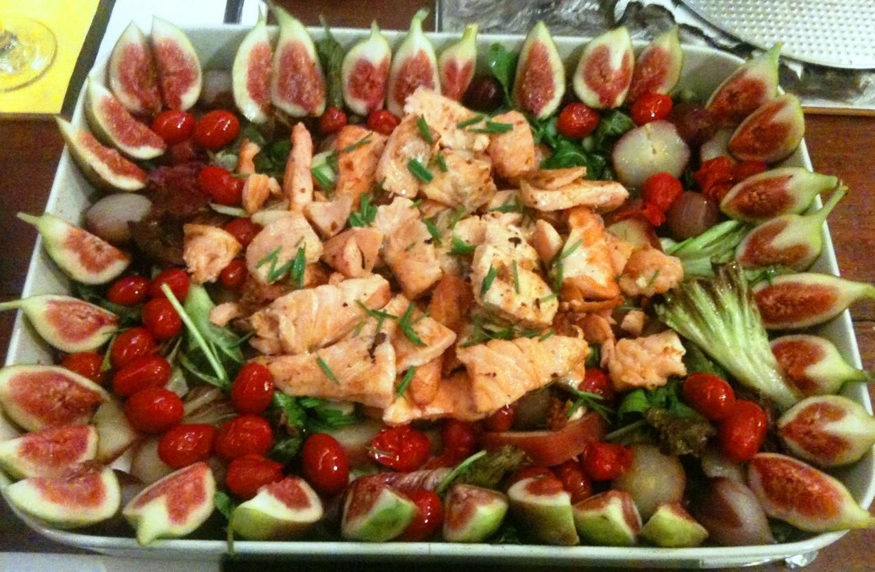 Salada de salmão para banquete