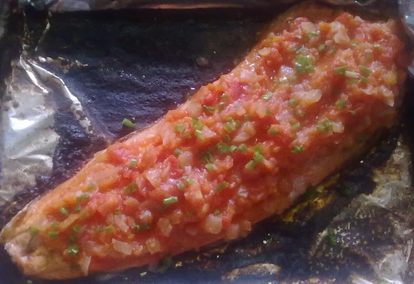 Salmão ao molho de tomate