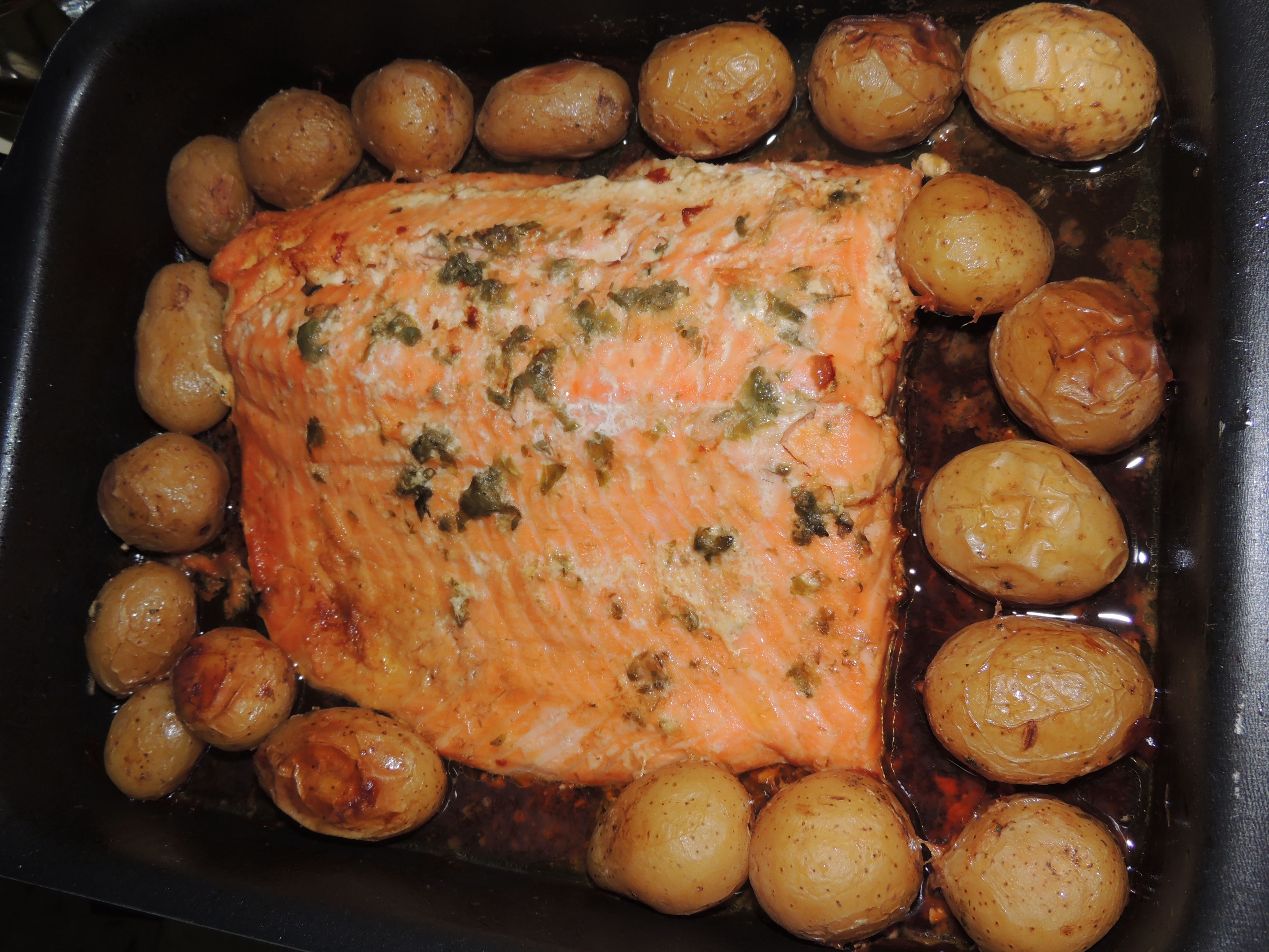 Salmão com alcaparras no forno