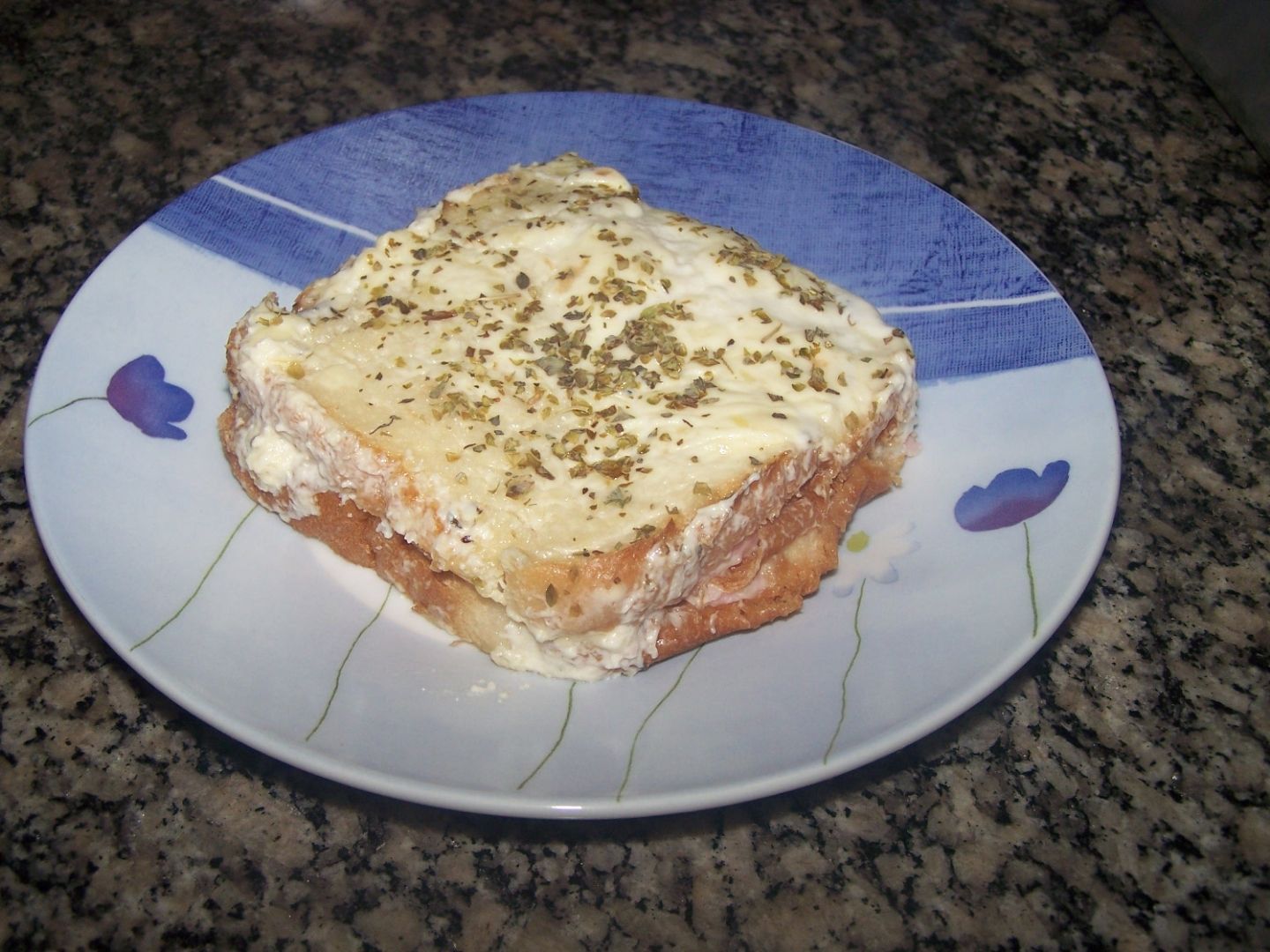 Sanduíche gratinado