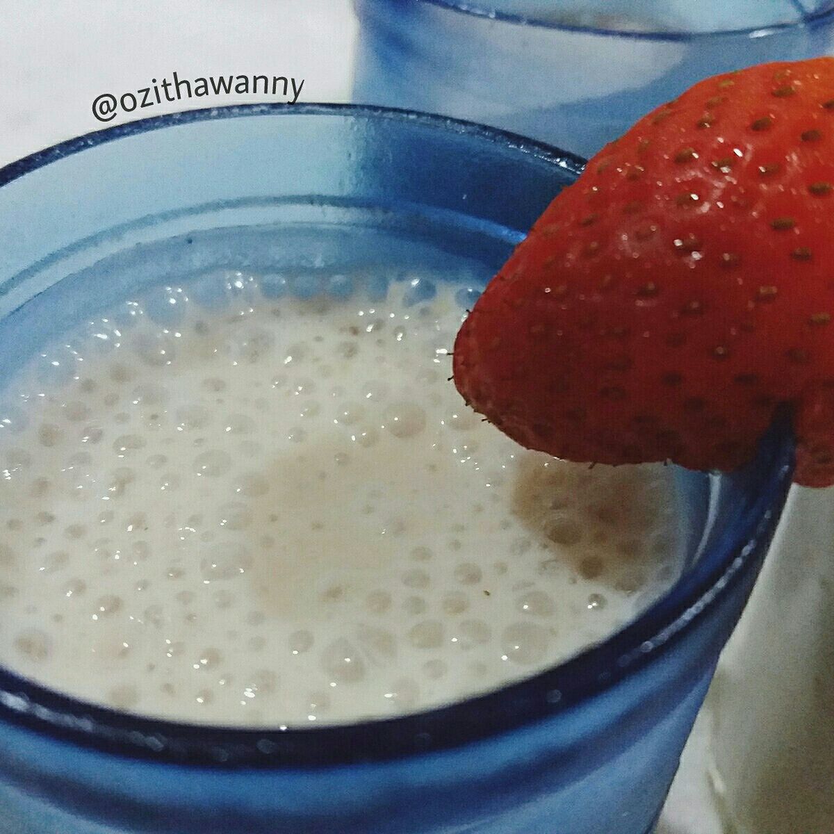 Smoothie de banana e morango com aveia