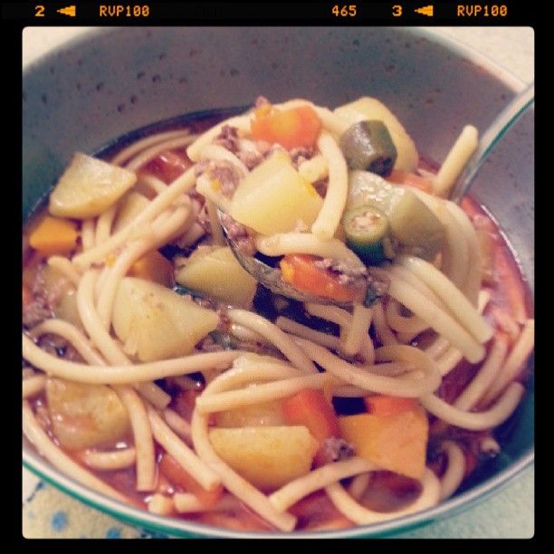 Sopa de carne e egumes