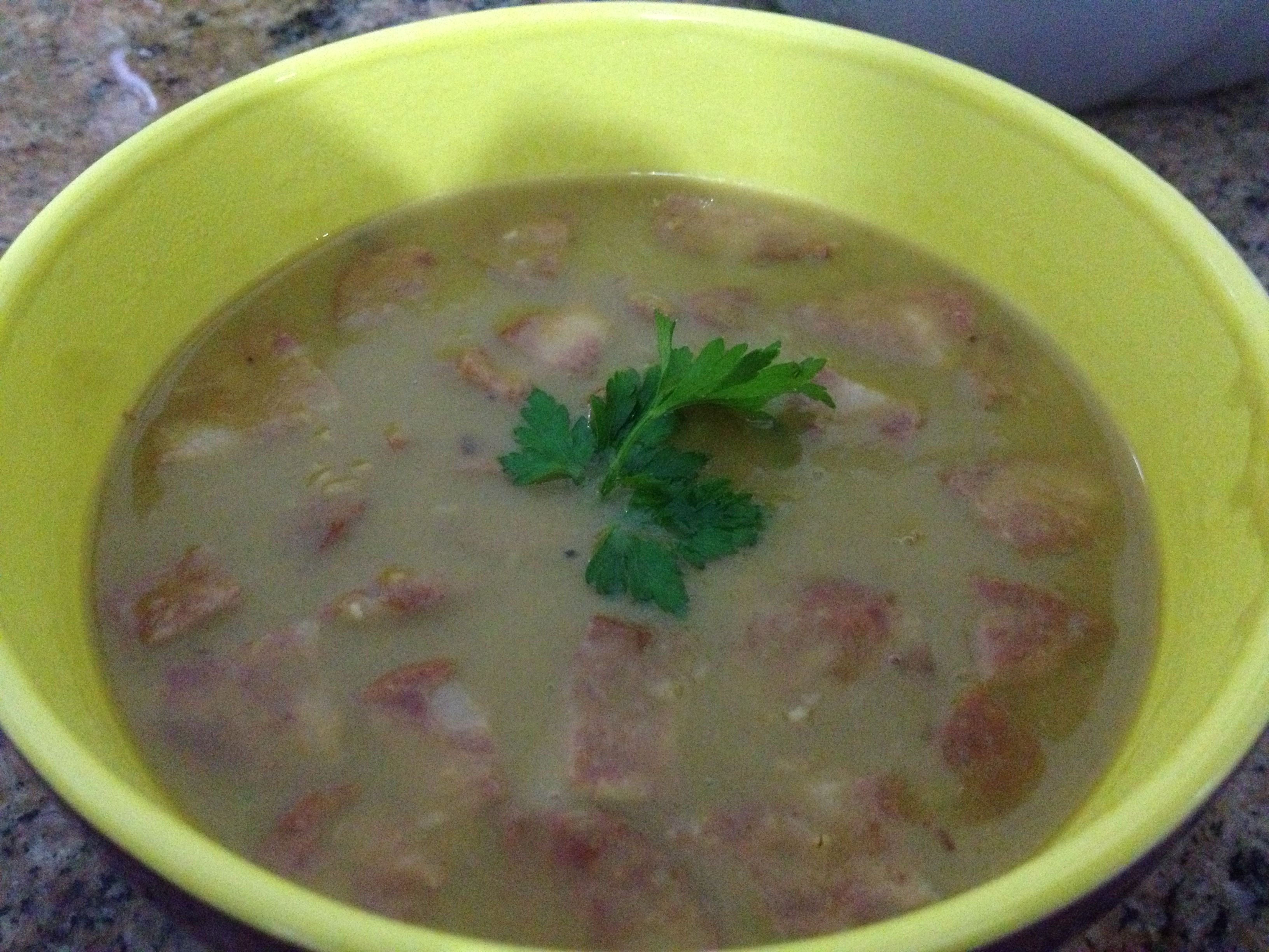 Sopa de ervilha da bia