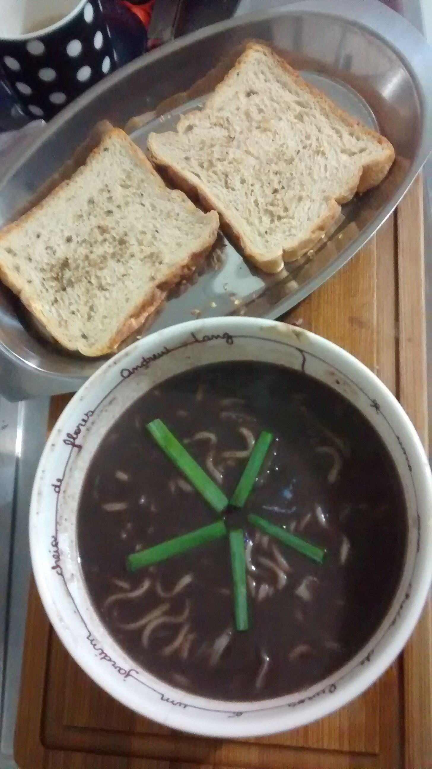 Sopa de feijão deliciosa na pressão