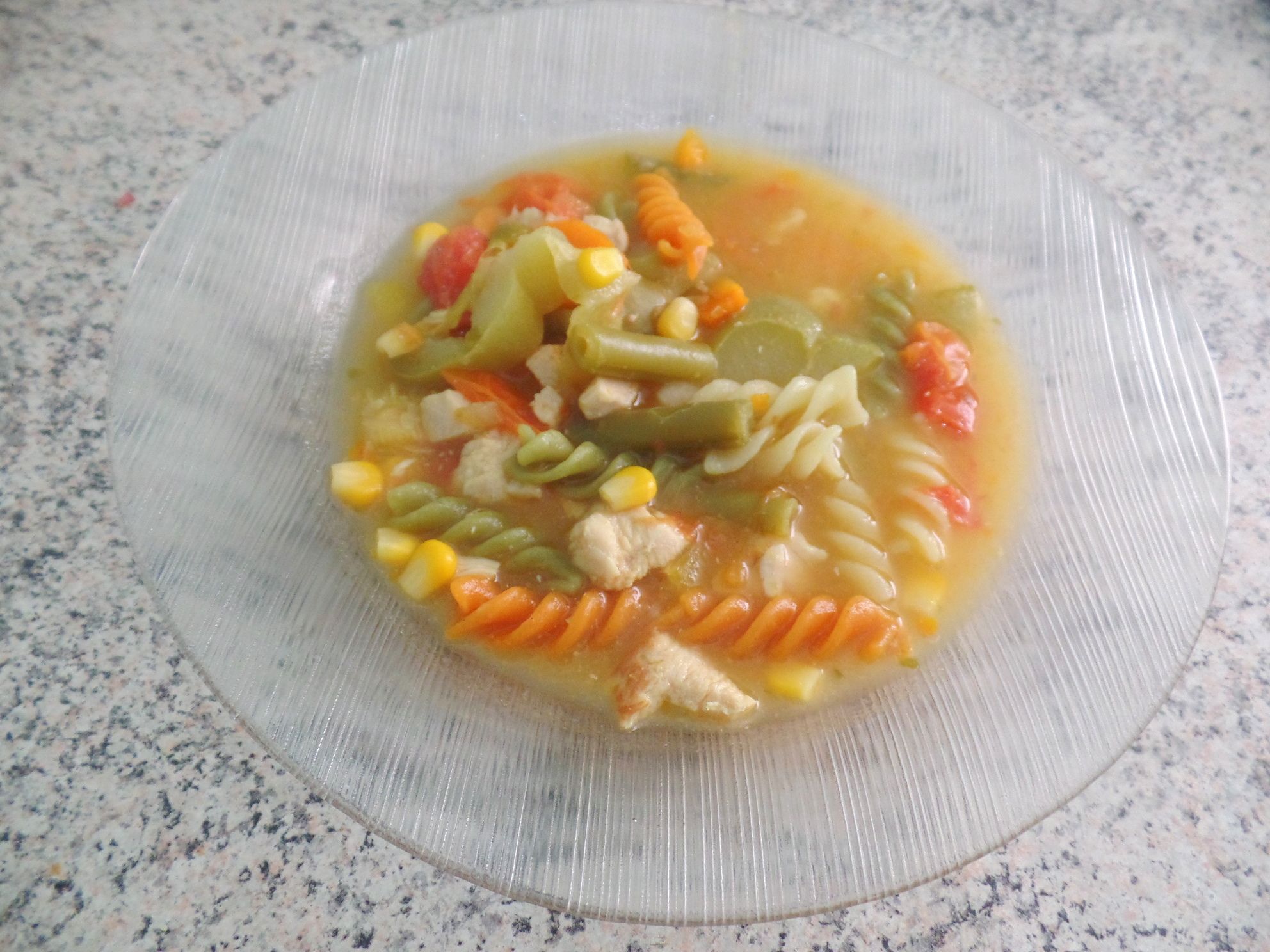 Sopa de legumes saborosa