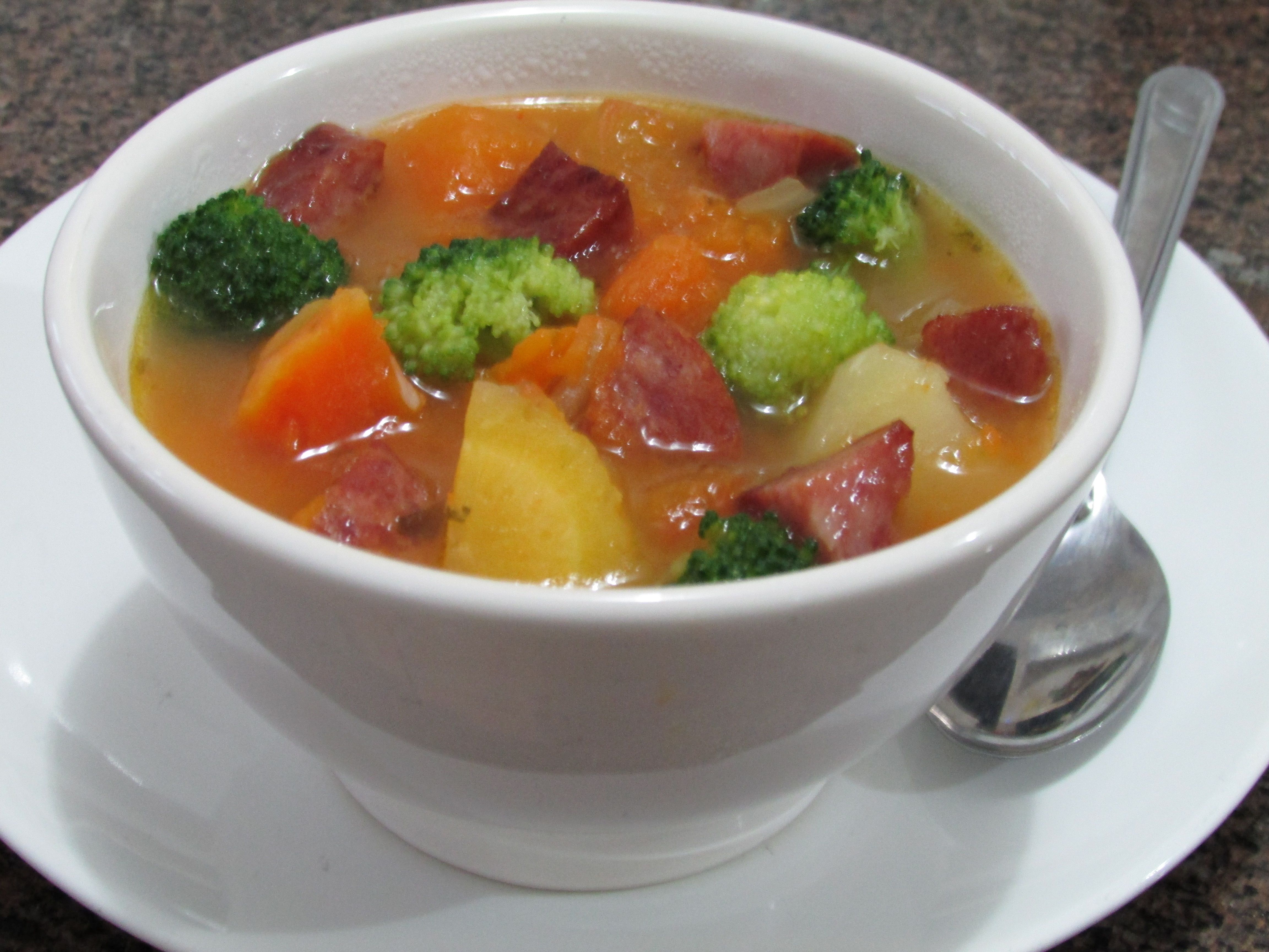 Sopa de mandioquinha, abóbora, batata e brócolis