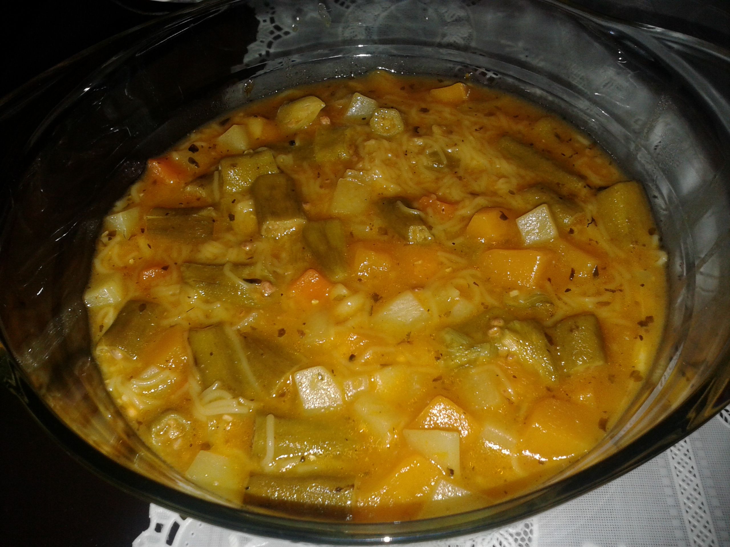 Sopa de quiabo com batata e cenoura