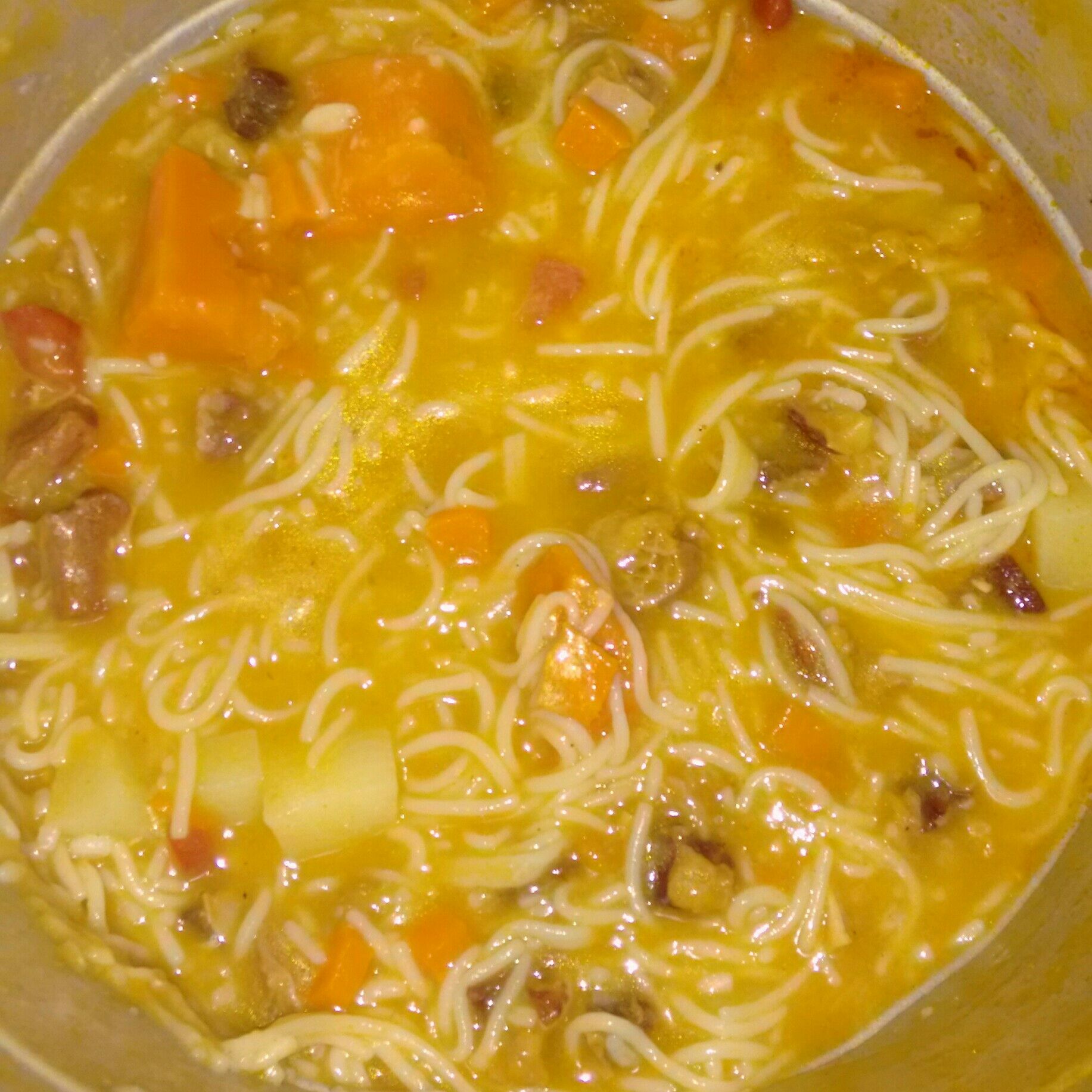 Sopa fácil de jabá (charque)