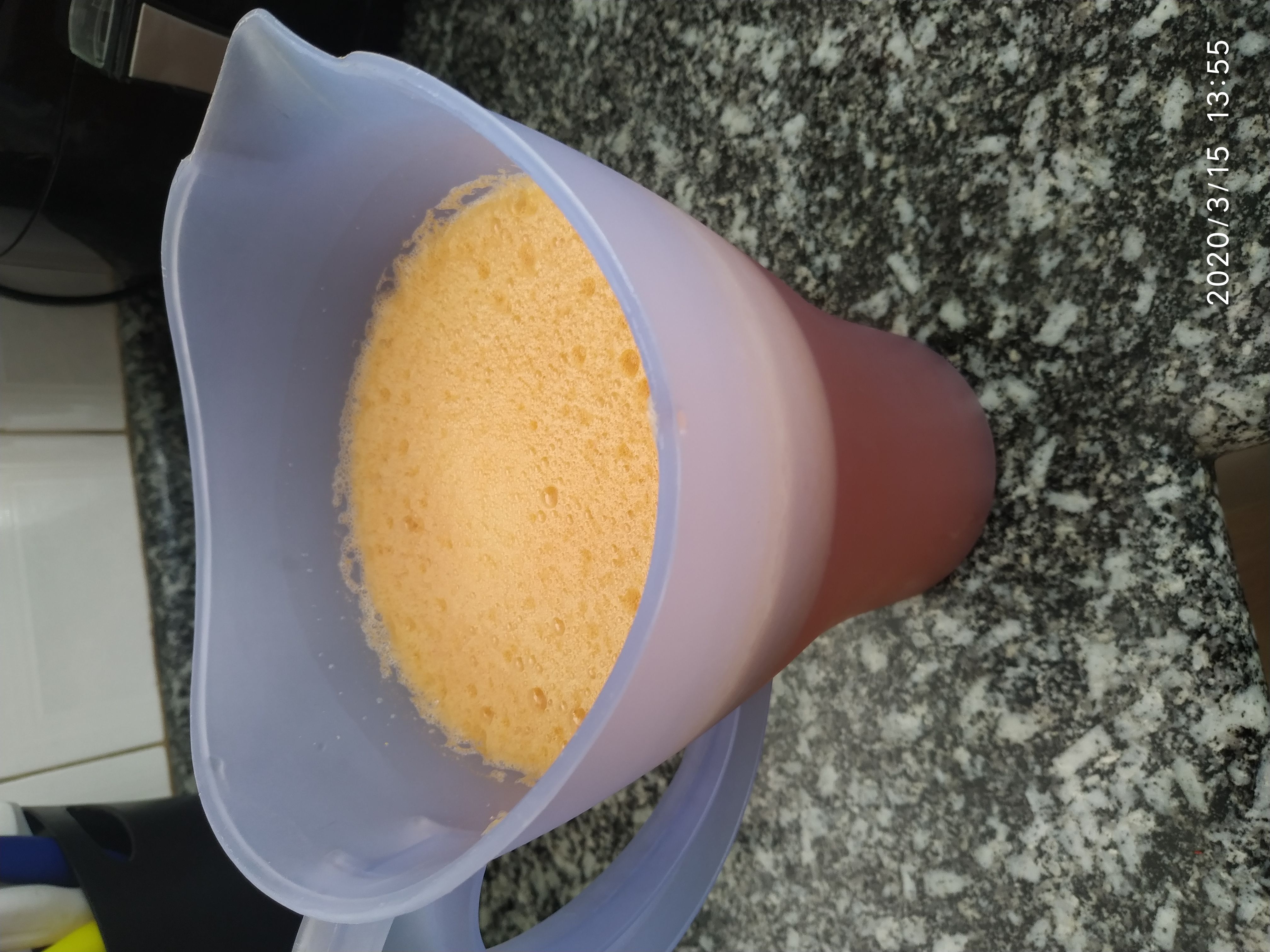 Suco de acerola com limão