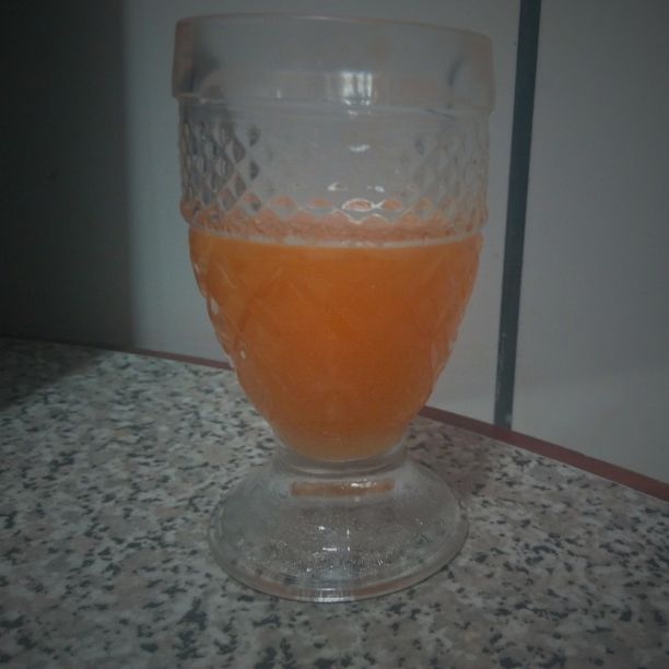 Suco de limão, cenoura e laranja