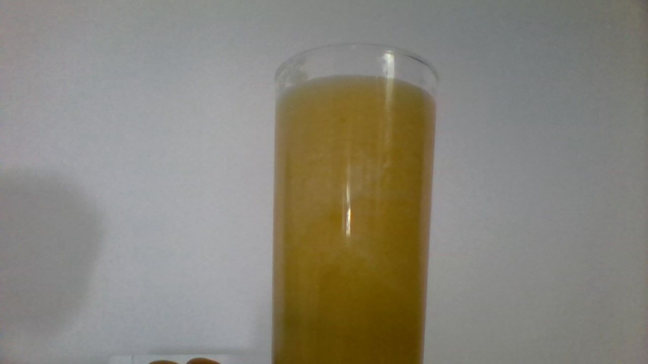 Suco de melão, maçã e limão