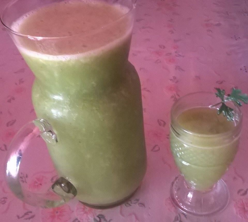 Suco de umbu com salsa