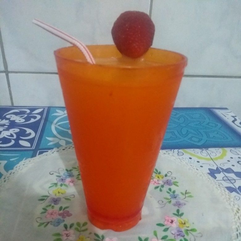 Suco refrescante de limão e laranja